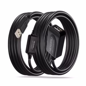 Extensión USB de 20MT Activo USB 2.0 480Mbps Netcom PE-UA0320: Conexión USB Estable a Larga Distancia, Cable extensor USB 2.0 activo de 20 metros Netcom PE-UA0320, mostrando el conector de entrada USB-A y los boosters de señal integrados, un producto de HD Multimedia PERU SAC.