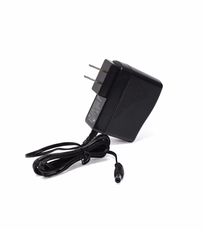 Adaptador de v A American NET GP   L Adaptador de Voltaje Regulado de V A con Punta mm x mm American NET GP   L