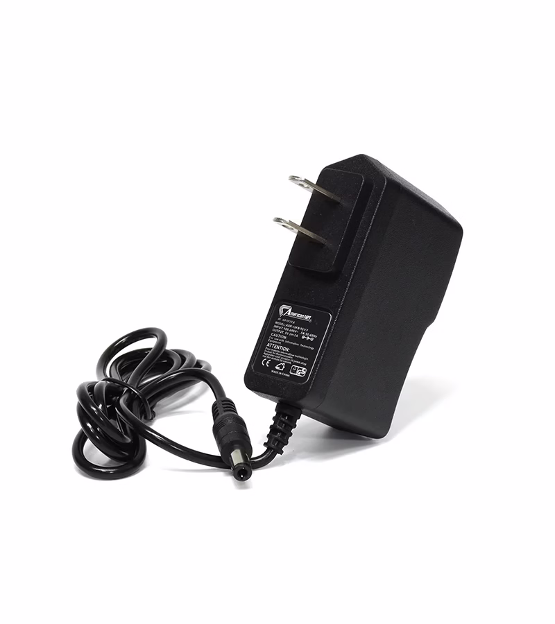 Adaptador de v A American NET GP    Adaptador de Voltaje Regulado de V A con Punta mm x mm American NET GP    Transformador para Cámara IP de V A