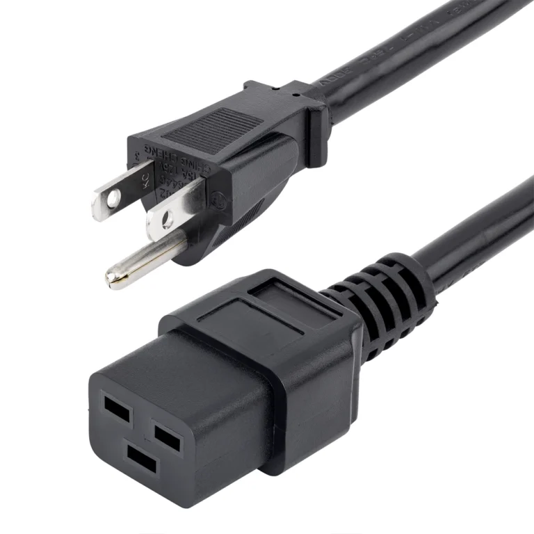 Cable de Poder C19 a Nema 5-15P Trautech Cable de Poder C19 a Enchufe Plano con toma a Tierra de 1.8 Metros a 14AWG - Trautech PE-PW0081