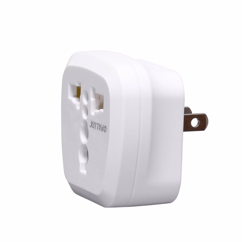 Adaptador Universal con Enchufe Plano Opalux OP A E