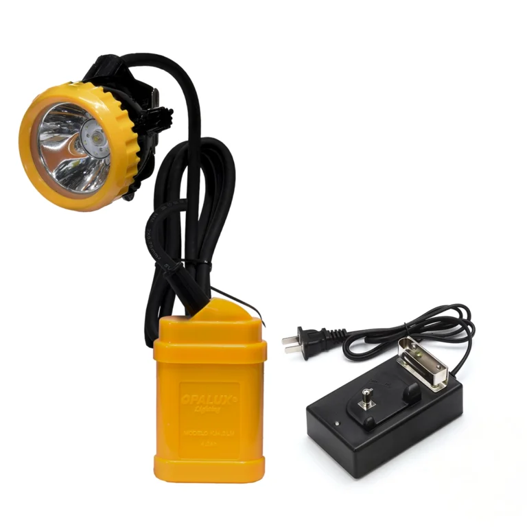 Linterna Minera Recargable Antiexplosiva Opalux KJ4.2LM: ¡Seguridad y Potencia Extrema para Entornos Exigentes!