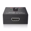 Pequeño switch HDMI bidireccional High Full Max ZZ YKZ HMBDS de metal negro mostrando sus tres puertos HDMI y el botón selector superior con un indicador LED
