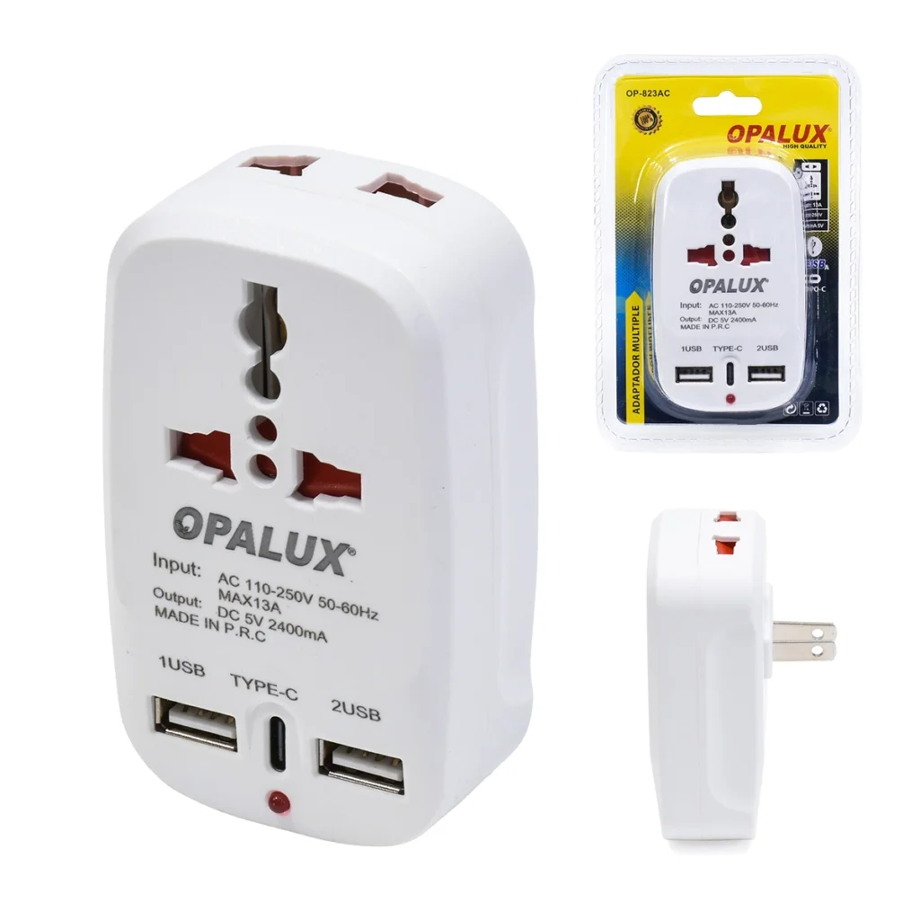 Adaptador de Enchufe 5-en-1 Opalux OP-823AC (Doble Toma, USB-A y USB-C): ¡Tu Centro de Carga Total!, Adaptador de pared 5-en-1 Opalux OP-823AC de color blanco, mostrando su toma súper universal, su toma plano/redondo, los dos puertos USB-A y el puerto USB-C, producto de HD Multimedia.