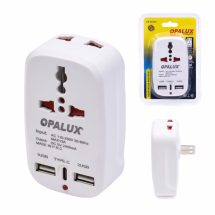 Adaptador de Enchufe 5-en-1 Opalux OP-823AC (Doble Toma, USB-A y USB-C): ¡Tu Centro de Carga Total!, Adaptador de pared 5-en-1 Opalux OP-823AC de color blanco, mostrando su toma súper universal, su toma plano/redondo, los dos puertos USB-A y el puerto USB-C, producto de HD Multimedia.
