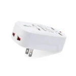 Adaptador de Enchufe 5-en-1 Opalux OP-823AC (Doble Toma, USB-A y USB-C): ¡Tu Centro de Carga Total!, Adaptador de pared 5-en-1 Opalux OP-823AC de color blanco, mostrando su toma súper universal, su toma plano/redondo, los dos puertos USB-A y el puerto USB-C, producto de HD Multimedia.