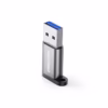Adaptador USB C Hembra a USB A  Macho Delcom Conecta tus Cables USB C en Cualquier Puerto USB Pequeño adaptador Delcom DOTG USB de color plateado mostrando el conector USB A macho y el puerto USB C hembra con su cordón de seguridad de nylon producto de HD Multimedia