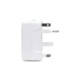 Adaptador Viajero Multipropósito High Full Max ZZ-AD01: ¡Conéctate en Todo el Mundo!, Adaptador de viaje universal multipropósito High Full Max ZZ-AD01 de color blanco, mostrando sus diferentes clavijas retráctiles y el socket universal, producto de HD Multimedia.