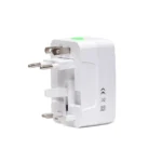 Adaptador Viajero Multipropósito High Full Max ZZ-AD01: ¡Conéctate en Todo el Mundo!, Adaptador de viaje universal multipropósito High Full Max ZZ-AD01 de color blanco, mostrando sus diferentes clavijas retráctiles y el socket universal, producto de HD Multimedia.