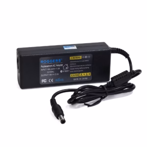 Adaptador de Corriente 16V 2.4A para Teclados y Sintetizadores Yamaha (YA-16V2.4A), Adaptador de corriente de 16V 2.4A para teclados Yamaha, mostrando el transformador negro y el conector de salida específico de 6.3mm, producto de HD Multimedia.