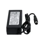 Adaptador de poder original Briyon B-2420 de color negro, mostrando su transformador y el conector de salida específico de 3 pines, producto de HD Multimedia., Adaptador de 24V 2A 3 PIN Etiquetera