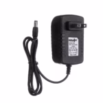 Adaptador de Voltaje 24V 3A Regulado Briyon YU-2403: ¡Potencia Estable y Confiable!, Adaptador de corriente Briyon YU-2403 de 24V 3A color negro, con su enchufe plano directo a la pared y cable con conector DC, producto de HD Multimedia.