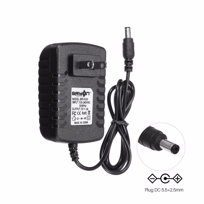 Adaptador de Voltaje V A Briyon RU  Potencia Estable para tus Dispositivos Adaptador de corriente Briyon RU  de V A color negro con su enchufe plano directo a la pared y cable con conector DC producto de HD Multimedia