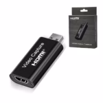 Capturadora de Video HDMI a USB 2.0 4K 1080p UVC-005/HU-03: ¡Streaming Creativo al Instante!, Pequeña capturadora de video HDMI a USB 2.0 modelo UVC-005 con carcasa de aluminio, mostrando el puerto de entrada HDMI y el conector de salida USB, producto de HD Multimedia.