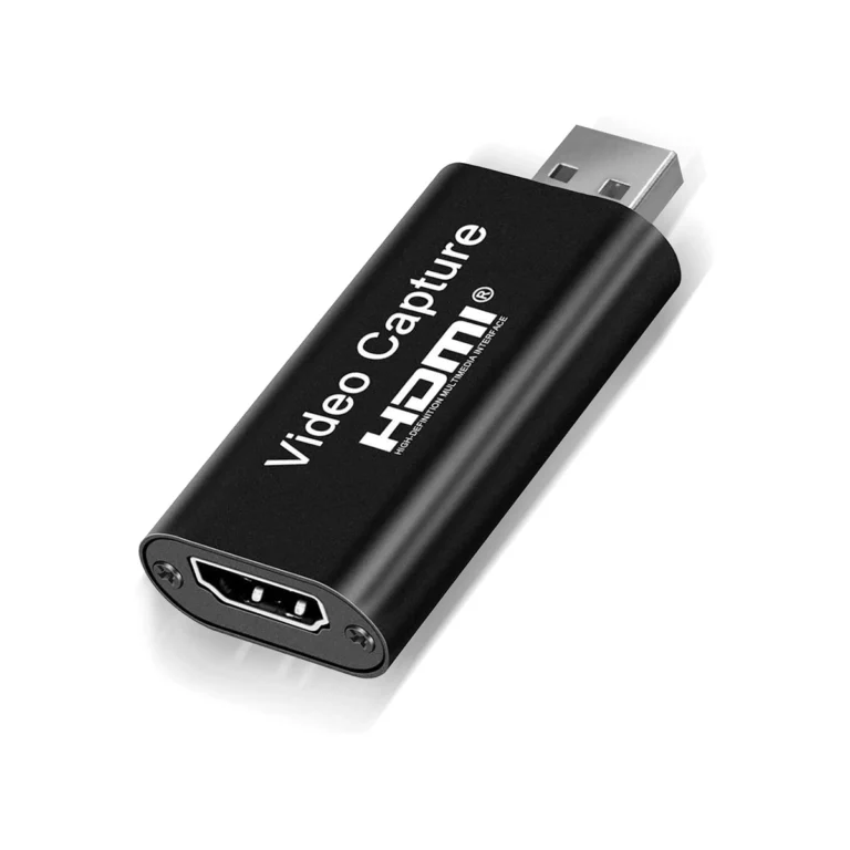 Capturadora de Video HDMI a USB 2.0 4K 1080p UVC-005/HU-03: ¡Streaming Creativo al Instante!, Pequeña capturadora de video HDMI a USB 2.0 modelo UVC-005 con carcasa de aluminio, mostrando el puerto de entrada HDMI y el conector de salida USB, producto de HD Multimedia.