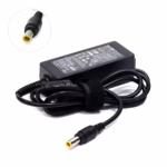 Cargador para Monitor LG 19V 1.3A Briyon LG-19134: ¡El Reemplazo Perfecto!, Cargador de reemplazo Briyon LG-19134 para monitor LG, mostrando el transformador negro y el conector de salida específico de 6.5mm con su pin central, producto de HD Multimedia.