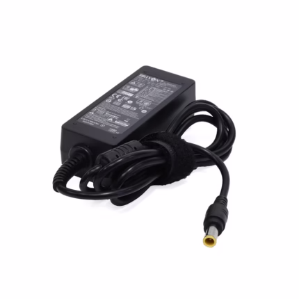 Cargador para Monitor LG 19V 1.3A Briyon LG-19134: ¡El Reemplazo Perfecto!, Cargador de reemplazo Briyon LG-19134 para monitor LG, mostrando el transformador negro y el conector de salida específico de 6.5mm con su pin central, producto de HD Multimedia.