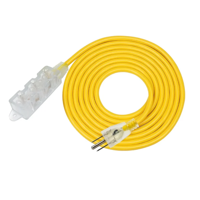 Extensión Eléctrica 3m de Alta Visibilidad Opalux OP-FL1203: ¡Cable Vulcanizado y 3 Tomas Seguras!, Extensión de Corriente de alta visibilidad Opalux OP-FL1203 de 3 metros y color amarillo, mostrando su resistente cable vulcanizado y el bloque con 3 tomas universales, producto de HD Multimedia.