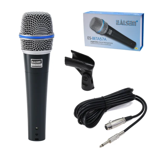 Micrófono Dinámico Profesional EALSEM ES-BETA57A: ¡Claridad y Resistencia para Voces e Instrumentos!, Kit de micrófono dinámico profesional EALSEM ES-BETA57A de color gris, mostrando el micrófono, el cable XLR a Plug de 6 metros, el clip para parante y la funda protectora, producto de HD Multimedia.