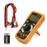Multímetro Digital DT9205A+ con Pantalla LCD: ¡La Herramienta Completa para tu Taller!, Multímetro digital DT9205A+ con su gran pantalla LCD inclinable y su funda protectora de goma, mostrando los cables de prueba conectados, producto de HD Multimedia.