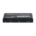 Splitter HDMI 1x2 4K@60Hz v2.0 600Mhz Delcom DL-SPL4K02: ¡Duplica tu Señal 4K en 2 Pantallas!, Splitter HDMI 1x2 Delcom DL-SPL4K02 de metal color negro, mostrando su puerto de entrada único y sus dos puertos de salida HDMI para duplicar la señal, producto de HD Multimedia.
