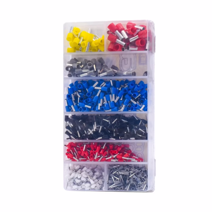 Alicate de Prensado para Terminal Tubular HSC High Full Max HFM  Lleva tus Conexiones Eléctricas al Nivel Profesional Kit completo de crimpado High Full Max HFM  mostrando el alicate de prensado de color negro y rojo junto al estuche organizador con los  terminales tubulares de colores producto de HD Multimedia PERU SAC