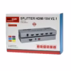 Splitter HDMI x K Hz  KHz Version  NETCOM PE SH Lleva tu Señal K a  Pantallas a la Vez Divisor HDMI K x Splitter HDMI x profesional Netcom PE SH de metal color gris mostrando su único puerto de entrada y sus cuatro puertos de salida para video K producto de HD Multimedia PERU SAC