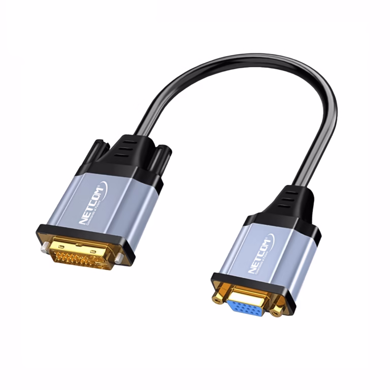 Adaptador activo DVI-D a VGA Netcom PE-EL0316, mostrando el conector DVI-D macho de aluminio y el puerto VGA hembra, producto de HD Multimedia PERU SAC., Conversor DVI a VGA NETCOM PE-EL0316 resistente con carcasa de aluminio - HD Multimedia PERU SAC