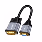 Adaptador activo DVI-D a VGA Netcom PE-EL0316, mostrando el conector DVI-D macho de aluminio y el puerto VGA hembra, producto de HD Multimedia PERU SAC., Conversor DVI a VGA NETCOM PE-EL0316 resistente con carcasa de aluminio - HD Multimedia PERU SAC