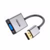 Adaptador DisplayPort a VGA Full HD NETCOM PE DP Conecta tu PC a Cualquier Proyector VGA sin Esfuerzo Adaptador premium DisplayPort a VGA Netcom PE DP mostrando el cable corto enmallado el conector DP macho de aluminio y el puerto VGA hembra un producto de HD Multimedia PERU SAC