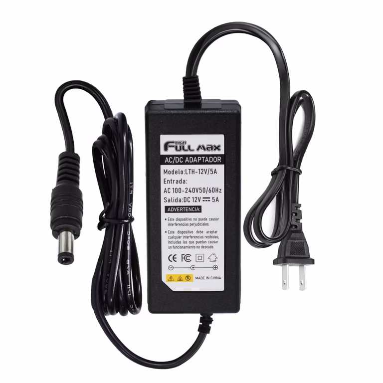 Adaptador de 12V 5A DC High Full Max LTH-12V5A, Adaptador de corriente tipo ladrillo High Full Max LTH-12V5A de 12V 5A, mostrando el cable de poder AC y el cable de salida DC con su conector, producto de HD Multimedia PERU SAC.