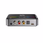 Adaptador de Audio Bluetooth Dual Receptor o Transmisor BT5.3 NETCOM PE-BTM013: El Centro de Conectividad para tu Música, Adaptador de audio Bluetooth 5.3 multifunción Netcom PE-BTM013, mostrando sus puertos óptico, coaxial, RCA y USB, y su anillo de luz RGB, un producto de audio versátil de HD Multimedia PERU SAC.