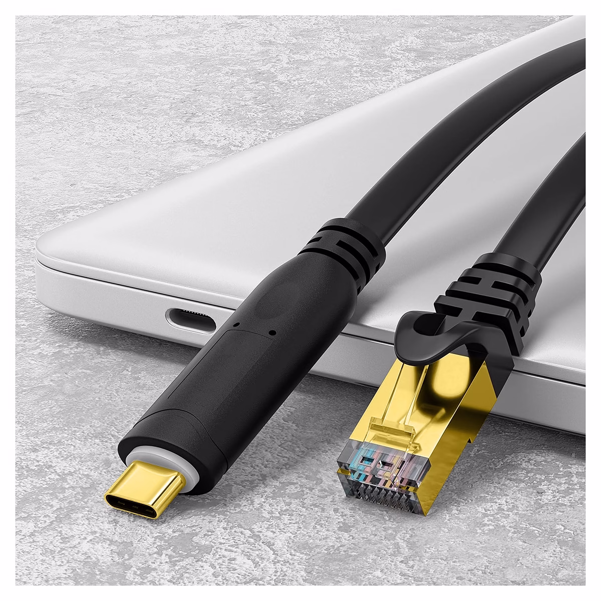 Cable Consola USB-C a RJ45 FTDI Netcom PE-US0361: La Herramienta Esencial para el Administrador de Redes, Cable de consola profesional Netcom PE-US0361, mostrando el conector USB-C en un extremo y el conector RJ45 en el otro, un producto esencial para redes de HD Multimedia PERU SAC.