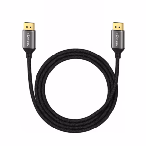 Cable DisplayPort 4K de 1 Metro NETCOM PE-DP0195: La Mejor Conexión Ultra HD, Cable DisplayPort 1.3 de 1 metro Netcom PE-DP0195 enmallado y de color negro, mostrando sus conectores premium de aleación de aluminio y contactos dorados, un producto de HD Multimedia PERU SAC.