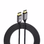 Cable DisplayPort a HDMI 4K de 3MT Enmallado NETCOM PE-DH0103: Conecta tu PC a tu TV sin Límites, Cable premium DisplayPort a HDMI Netcom PE-DH0103 de 3 metros, enmallado en nylon, mostrando sus conectores de aleación de aluminio y contactos dorados, producto de HD Multimedia PERU SAC.