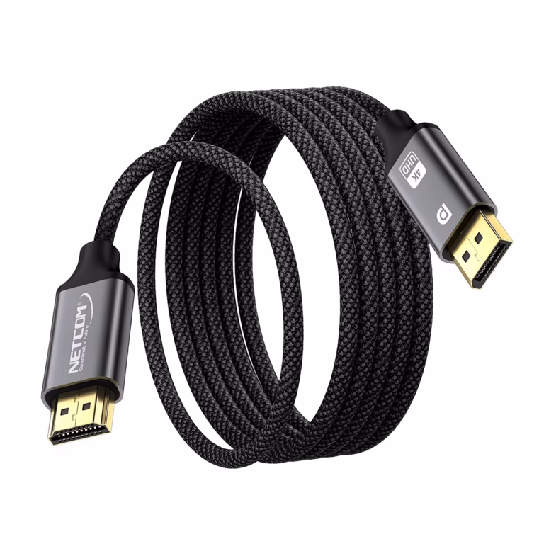 Cable DisplayPort a HDMI 4K de 3MT Enmallado NETCOM PE-DH0103: Conecta tu PC a tu TV sin Límites, Cable premium DisplayPort a HDMI Netcom PE-DH0103 de 3 metros, enmallado en nylon, mostrando sus conectores de aleación de aluminio y contactos dorados, producto de HD Multimedia PERU SAC.