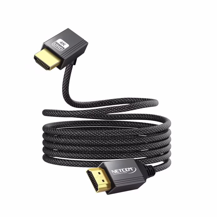 Cable HDMI K Slim  Grados M Ultra HD KHz v NETCOM PE HD La Solución Perfecta para tu TV en la Pared Cable HDMI K de m slim y enmallado Netcom PE HD destacando el conector en ángulo de  grados un producto ideal para televisores montados en la pared de HD Multimedia PERU SAC