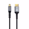 Cable Mini DisplayPort a DisplayPort KHz NETCOM PE DP La Conexión Definitiva para tu MacBook o Surface Cable premium bidireccional Mini DisplayPort a DisplayPort Netcom PE DP enmallado mostrando sus conectores de aleación de aluminio y contactos dorados un producto de HD Multimedia PERU SAC