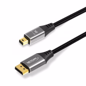 Cable Mini DisplayPort a DisplayPort 8K@60Hz 1.8MT NETCOM PE-DP0136: Desata la Máxima Calidad de tu MacBook o PC, Cable premium Mini DisplayPort a DisplayPort 1.4 Netcom PE-DP0136 enmallado, mostrando sus conectores de aluminio dorados, un producto para 8K y gaming de HD Multimedia PERU SAC.