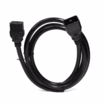 Cable Poder UPS C19 a C20 14AWG 16A 100% Cobre NETCOM PE-PW0083: La Conexión Esencial para tu Data Center, Cable de extensión de poder de alta capacidad Netcom PE-PW0083, mostrando el conector macho C20 y el conector hembra C19 para servidores y UPS, un producto profesional de HD Multimedia PERU SAC.