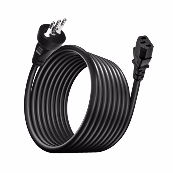 Cable de Poder 3 en Línea CEI-23-16 a C13 14AWG 15A 1.8 Metros NETCOM PE-PW0088: La Conexión de Máxima Potencia para tus Equipos, Cable de poder de alta resistencia Netcom PE-PW0088, mostrando el conector hembra C13 y el enchufe macho de 3 pines en línea (Tipo L), un producto de HD Multimedia PERU SAC.
