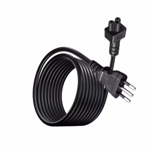 Cable de Poder Trébol a 3 en Línea (Tipo L) 1.8 Metros Delcom DL-CP3L001: La Conexión Segura para tus Equipos y Viajes, Cable de poder de alta resistencia Delcom DL-CP3L001 de 1.8 metros, mostrando el conector hembra tipo trébol (C5) y el enchufe macho de 3 pines en línea (Tipo L), un producto de HD Multimedia PERU SAC.