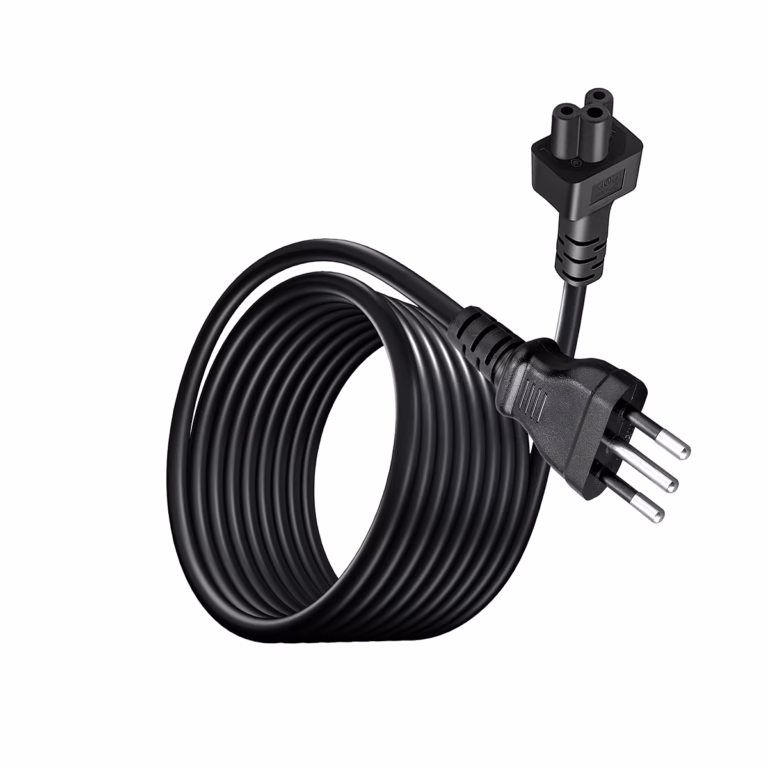 Cable de Poder Trébol a 3 en Línea (Tipo L) 1.8 Metros Delcom DL-CP3L001: La Conexión Segura para tus Equipos y Viajes, Cable de poder de alta resistencia Delcom DL-CP3L001 de 1.8 metros, mostrando el conector hembra tipo trébol (C5) y el enchufe macho de 3 pines en línea (Tipo L), un producto de HD Multimedia PERU SAC.