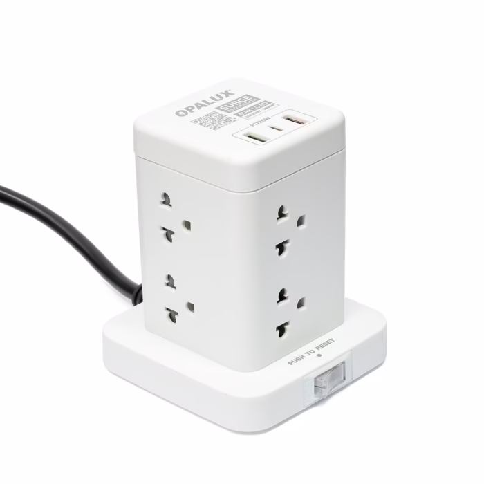 Torre Eléctrica de  Tomas y Carga Rápida USB C Opalux OP TW Organiza y Protege Todos tus Equipos Torre eléctrica vertical Opalux OP TW de color blanco mostrando sus  tomas de corriente universales y sus  puertos de carga USB A y C un producto de HD Multimedia PERU SAC