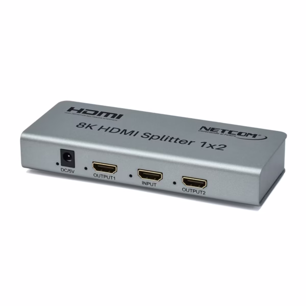 Splitter HDMI 1x2 8K 60Hz NETCOM PE-SH0202: Duplica tu Experiencia Visual en Alta Resolución, Divisor HDMI 1x2 8K, Splitter HDMI 1x2 de alto rendimiento Netcom PE-SH0202 de metal color gris, mostrando sus puertos para video 8K y 4K a 120Hz, un producto de vanguardia de HD Multimedia PERU SAC.