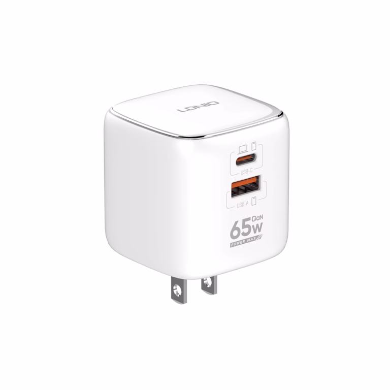 Super Cargador Viajero de 65W GaN con USB-C y USB-A PD+QC3 LDNIO Q2617, Super cargador de viaje universal LDNIO Q2617 de 65W y color blanco, mostrando su tecnología GaN compacta, sus puertos USB-C y USB-A, y sus enchufes internacionales intercambiables, producto de HD Multimedia PERU SAC.