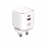 Super Cargador Viajero de 65W GaN con USB-C y USB-A PD+QC3 LDNIO Q2617, Super cargador de viaje universal LDNIO Q2617 de 65W y color blanco, mostrando su tecnología GaN compacta, sus puertos USB-C y USB-A, y sus enchufes internacionales intercambiables, producto de HD Multimedia PERU SAC.