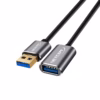 Cable Extensión USB 3.0 de 1MT NETCOM PE-CA0091: Extiende tus Conexiones sin Perder Velocidad, Cable de extensión USB 3.0 premium Netcom PE-CA0091 de 1 metro, mostrando sus robustos conectores de aleación de aluminio con contactos dorados, un producto de HD Multimedia PERU SAC.