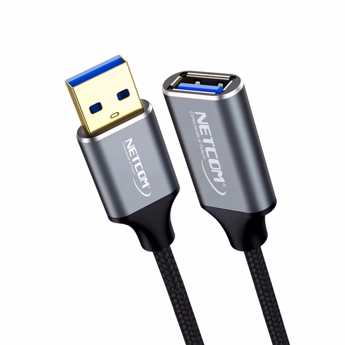 Cable Extensión USB de MT USB  Gbps Enmallado NETCOM PE CA Cable de extensión USB  premium Netcom PE CA de  metros mostrando sus conectores de aleación de aluminio con contactos dorados un producto