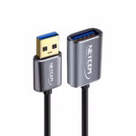 Cable Extensión USB3 de 3MT USB 3.0 5Gbps NETCOM PE-CA0093: Conecta tus dispositivos a 3 Metros, Cable de extensión USB 3.0 premium Netcom PE-CA0093 de 3 metros, mostrando sus robustos conectores de aleación de aluminio con contactos dorados, un producto de HD Multimedia PERU SAC.
